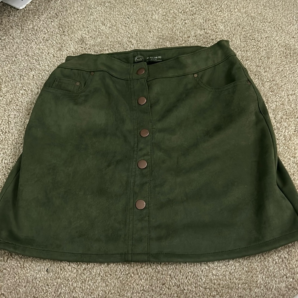 super cute green buttoned down skirt